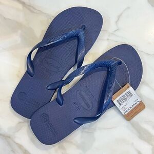 NWT Havianas Flip Flips Navy Blue Size 9/10 or 41/42